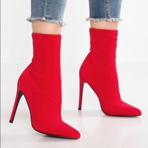 New never worn Steve Madden Lovely Bootie